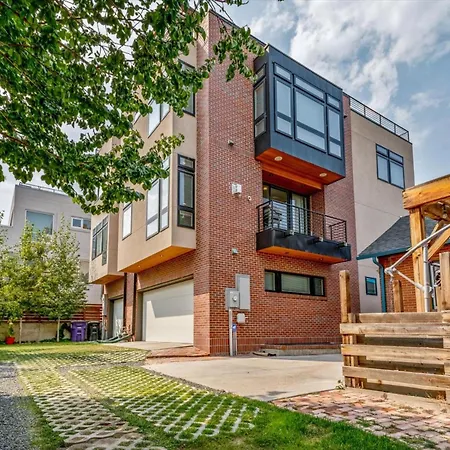 Luxury 5-Bedroom Home In Lohi